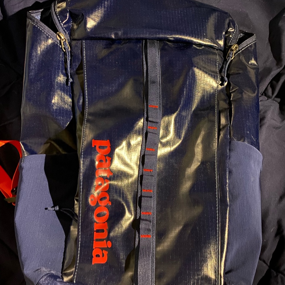 Patagonia 25L blackhole backpack